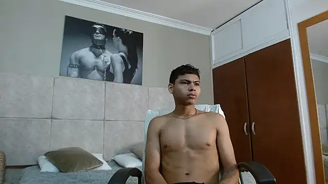 adam piarse01 online show from September 19, 3:54 am