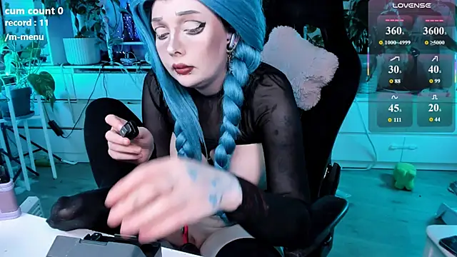 cutelittlepuff online show from July 4, 3:05 pm