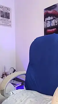 downsonMia online show from March 29, 12:07 pm