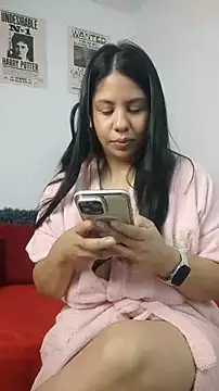 Snapshot of downsonMia chatting on June 27, 12:22 pm downsonMia online show from June 27, 12:22 pm