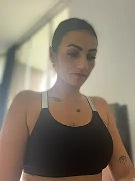 Snapshot of Samantha_bigboobs chatting on July 19, 3:31 pm Samantha bigboobs online show from July 19, 3:31 pm