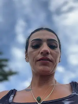 Samantha bigboobs online show from May 29, 12:22 pm
