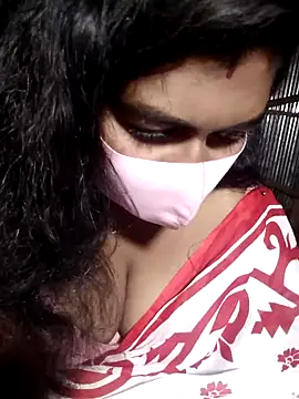 Snapshot of YERY_HOT chatting on February 8, 9:24 am YERY HOT online show from February 8, 9:24 am