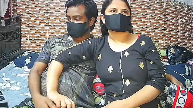 Hot Nila online show from April 9, 2:57 am