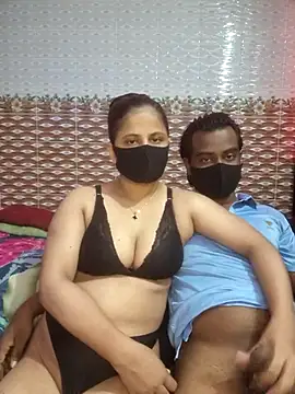 Snapshot of Hot_Nila chatting on July 9, 3:51 am Hot Nila online show from July 9, 3:51 am