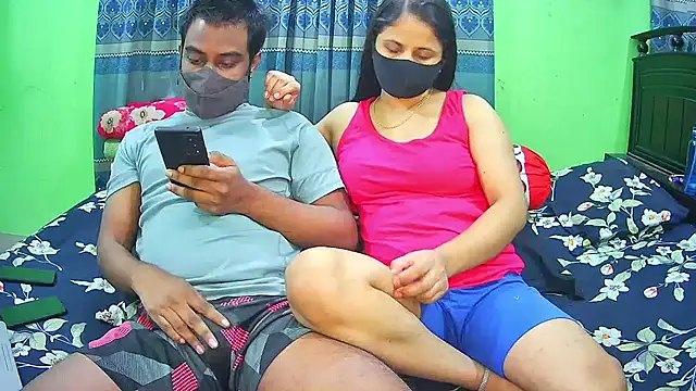 Snapshot of Hot_Nila chatting on November 24, 3:06 am Hot Nila online show from November 24, 3:06 am