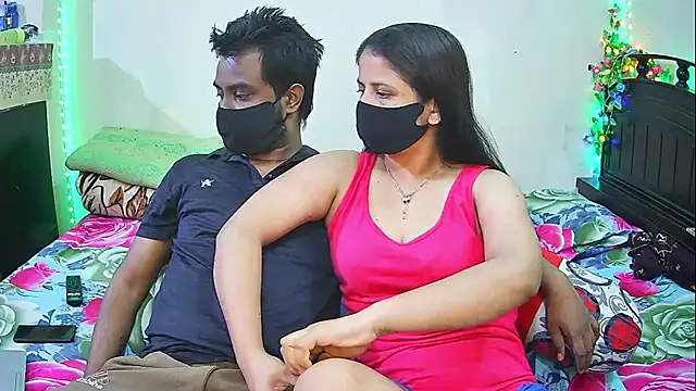 Snapshot of Hot_Nila chatting on February 23, 4:03 am Hot Nila online show from February 23, 4:03 am