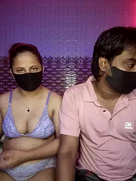 Snapshot of Hot_Nila chatting on June 10, 2:35 am Hot Nila online show from June 10, 2:35 am
