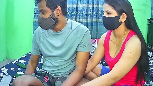 Snapshot of Hot_Nila chatting on November 26, 4:01 am Hot Nila online show from November 26, 4:01 am