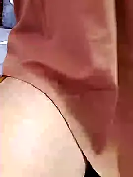 Snapshot of Hunhen23love chatting on January 6, 4:04 am Hunhen23love online show from January 6, 4:04 am