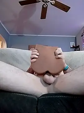 Snapshot of douchydan42 chatting on November 25, 6:14 am douchydan42 online show from November 25, 6:14 am