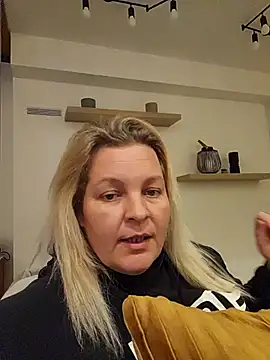 RyleeSherry online show from February 24, 11:10 am