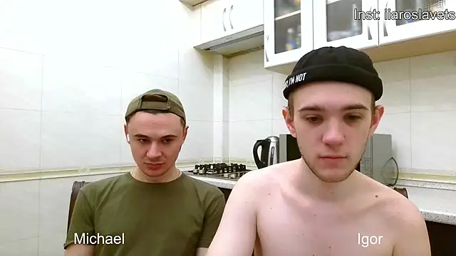 Snapshot of michael_sexdevil chatting on February 11, 12:47 pm michael sexdevil online show from February 11, 12:47 pm