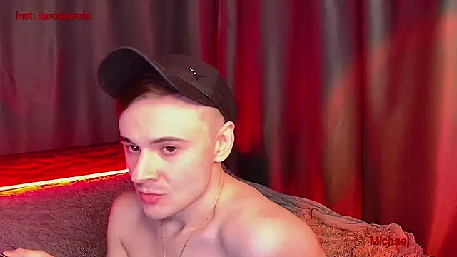 Snapshot of michael_sexdevil chatting on March 8, 7:31 pm michael sexdevil online show from March 8, 7:31 pm