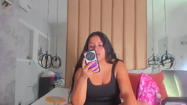 Snapshot of KonyBell chatting on June 8, 1:22 pm KonyBell online show from June 8, 1:22 pm