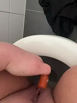 bigfatpussy28 online show from March 30, 7:54 am