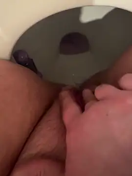 bigfatpussy28 online show from April 8, 7:37 pm