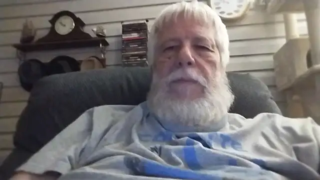 Snapshot of Futura_intx chatting on July 4, 2:51 am Futura intx online show from July 4, 2:51 am