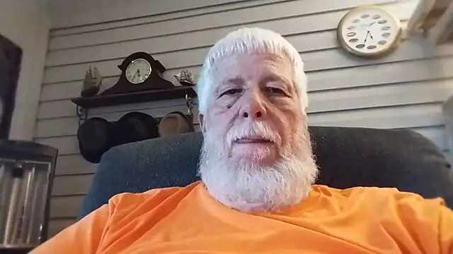 Snapshot of Futura_intx chatting on June 4, 10:36 pm Futura intx online show from June 4, 10:36 pm