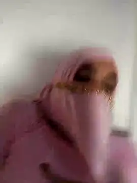 Snapshot of lucianamorales chatting on March 23, 2:59 am lucianamorales online show from March 23, 2:59 am