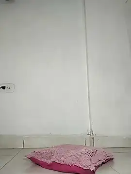 Snapshot of lucianamorales chatting on January 25, 3:40 am lucianamorales online show from January 25, 3:40 am