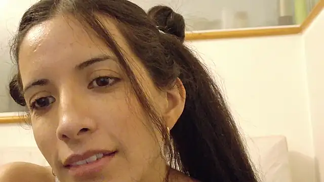 Snapshot of amabel_zambrano chatting on March 4, 11:40 am amabel zambrano online show from March 4, 11:40 am
