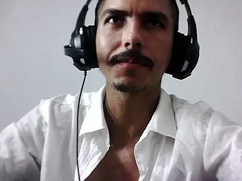 MagrinhoSaradoo online show from November 2, 11:10 pm