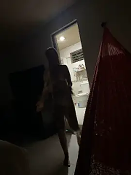 Izy cute  online show from April 19, 3:07 am