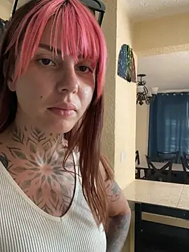 Izy cute  online show from April 21, 7:09 pm