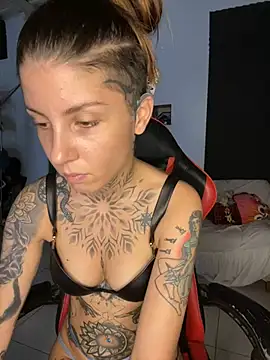 Snapshot of Izy_cute_ chatting on February 12, 6:30 pm Izy cute online show from February 12, 6:30 pm
