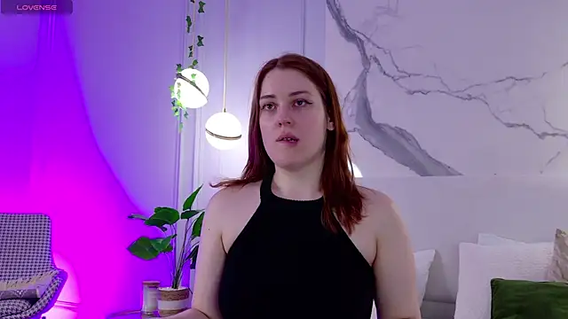 Snapshot of EllieGarson chatting on June 6, 5:07 pm EllieGarson online show from June 6, 5:07 pm