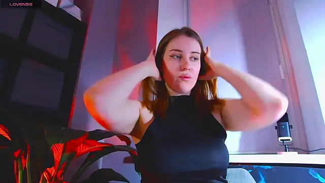 EllieGarson online show from April 22, 5:42 pm