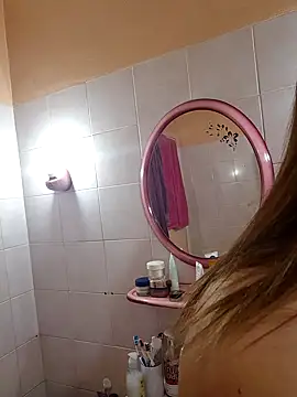 brune caliente online show from February 15, 6:55 pm