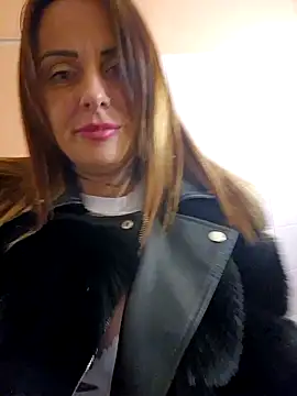 brune caliente online show from February 12, 9:22 pm