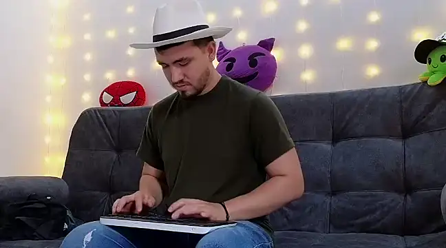 Dante Bones online show from February 15, 9:06 pm