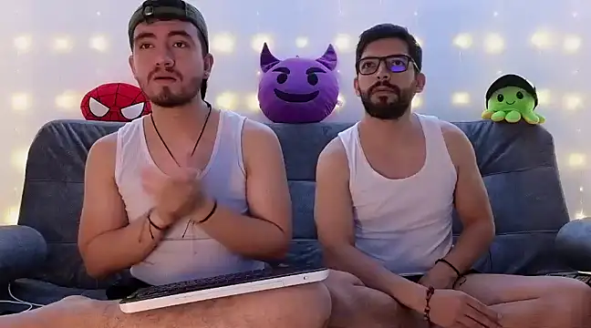 Snapshot of ErickBrant chatting on February 6, 11:15 pm ErickBrant online show from February 6, 11:15 pm