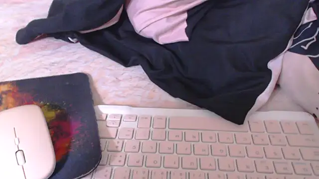 loirascorpio online show from November 19, 1:22 pm