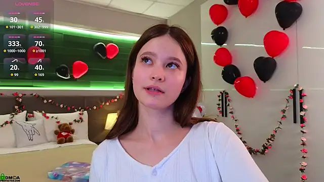 Rina Red online show from February 15, 1:39 am