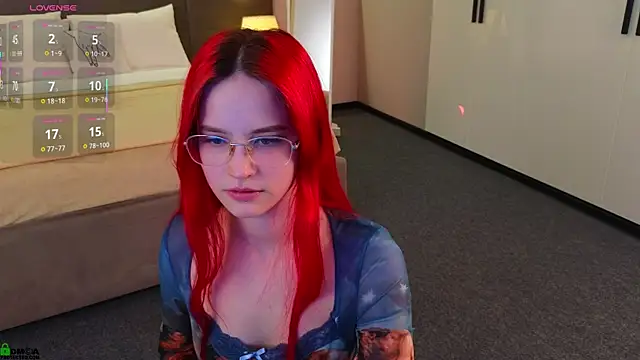 Rina Red online show from January 7, 1:43 am