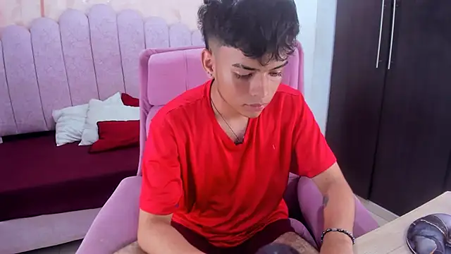 Snapshot of angelyoung18 chatting on March 15, 10:55 pm angelyoung18 online show from March 15, 10:55 pm