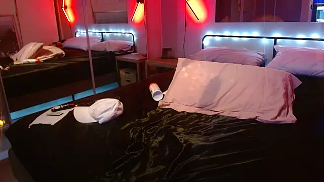 FoxxMiky7447 online show from June 12, 8:45 am
