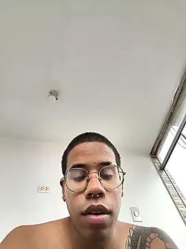 Snapshot of THEGOATHL chatting on October 5, 8:32 pm THEGOATHL online show from October 5, 8:32 pm