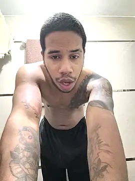 Snapshot of THEGOATHL chatting on October 21, 2:33 am THEGOATHL online show from October 21, 2:33 am