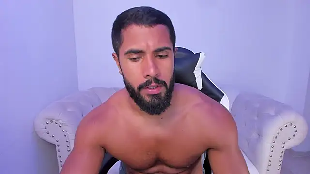 Snapshot of Santiago_huntt chatting on October 7, 10:55 pm Santiago huntt online show from October 7, 10:55 pm