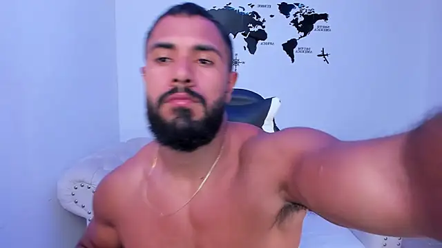 Snapshot of Santiago_huntt chatting on September 15, 9:15 pm Santiago huntt online show from September 15, 9:15 pm