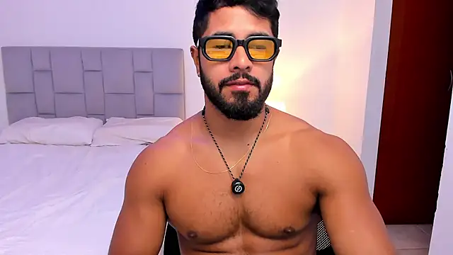 Santiago huntt online show from April 18, 1:13 pm