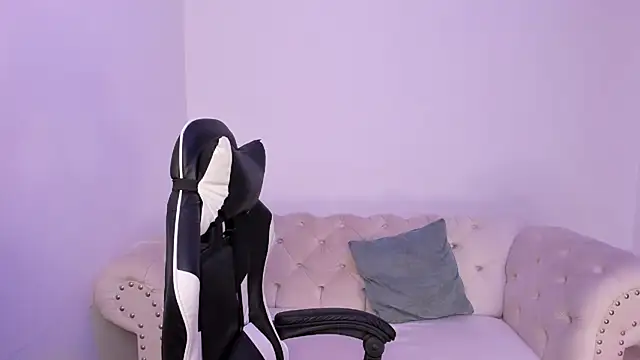 Santiago huntt online show from February 4, 7:31 pm