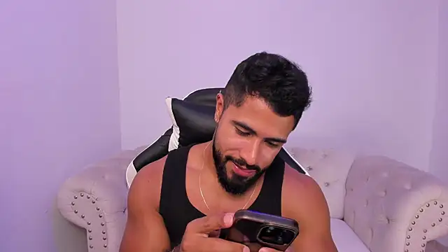 Santiago huntt online show from March 4, 8:49 pm