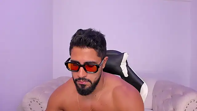 Santiago huntt online show from March 11, 9:20 pm