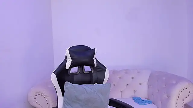 Snapshot of Santiago_huntt chatting on November 21, 12:59 pm Santiago huntt online show from November 21, 12:59 pm